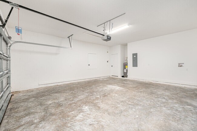 Building Photo - BRAND NEW! 4/2 PALM BAY!