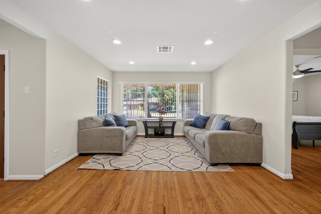 Building Photo - 4045 Osby Dr