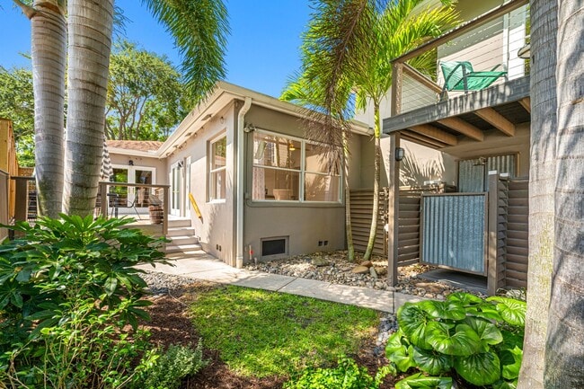 Building Photo - Historic Granada Terrace Home in St. Pete!!