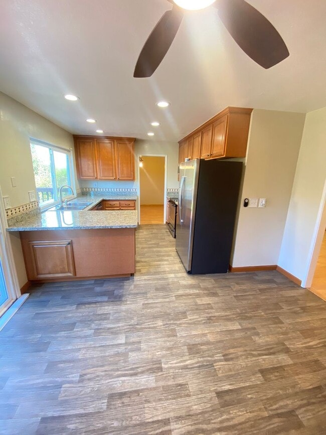 Building Photo - Upgraded 4 bed 2.5 bath home in San Jose. This is a must see!