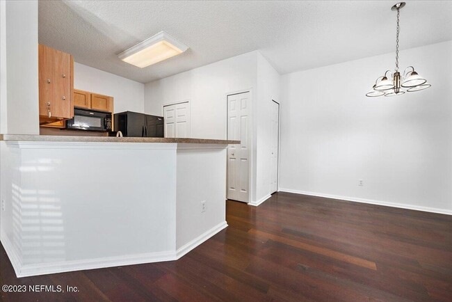 Building Photo - 122 Jardin De Mer Pl