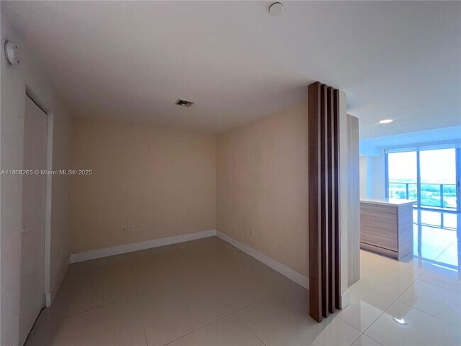 Building Photo - 16385 Biscayne Blvd