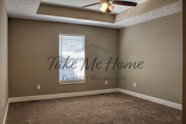 Building Photo - Springfield Schools with Strafford Address!