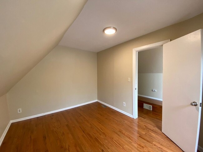 Building Photo - 55 Parker St