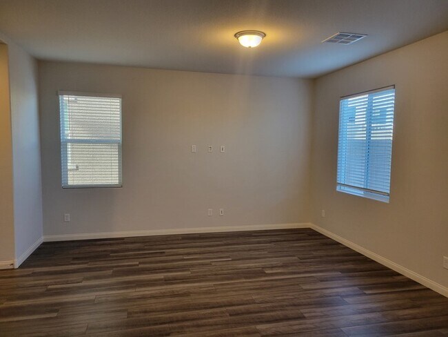 Building Photo - Beautiful 4 Bedroom Home in Southwest Vegas!