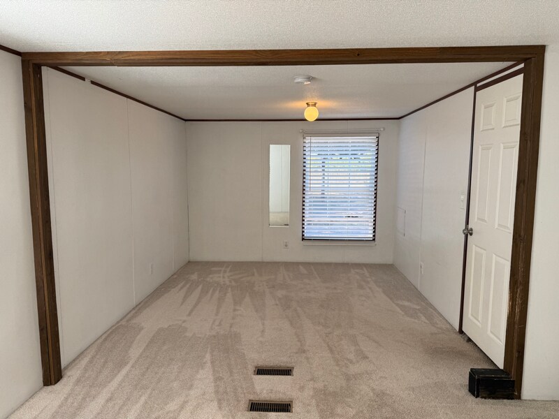 Building Photo - 202 Evelyn Ave