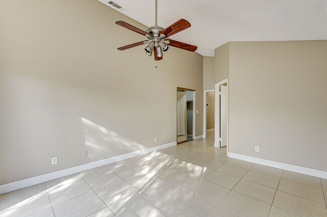 Building Photo - 3 bedroom single story in Henderson!