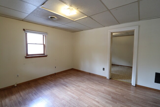 Building Photo - 1 Bed/1 Bath Home steps from the Downtown Campus - Available Now, June, July or August!