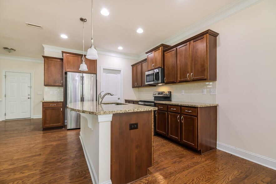 Building Photo - 9 Thimbleberry Cir