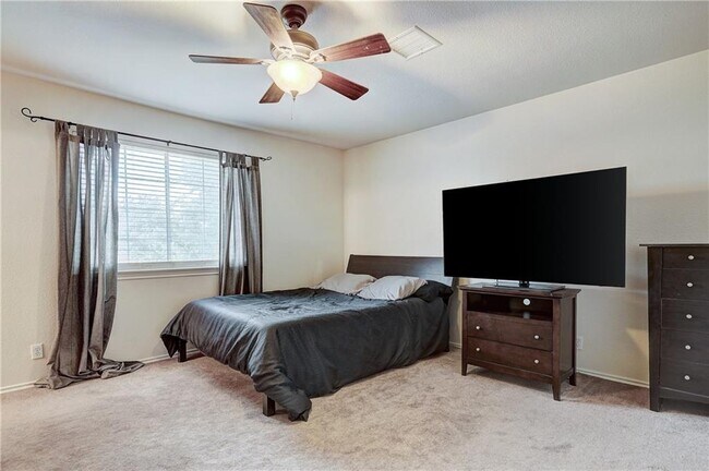 Building Photo - 1711 Fall Creek Dr