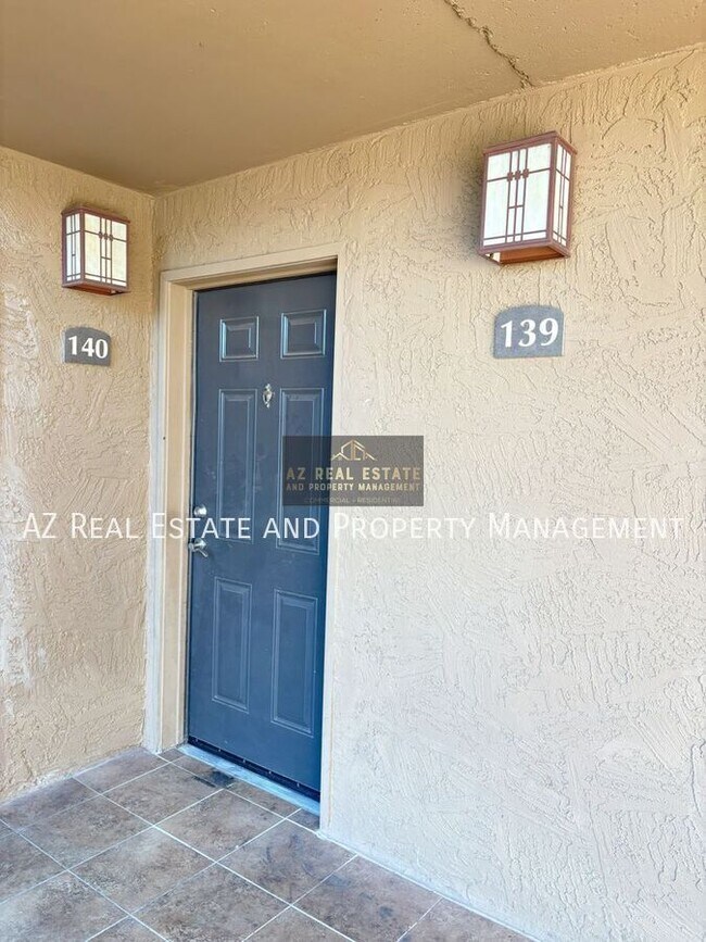 Building Photo - 3825 E Camelback Rd