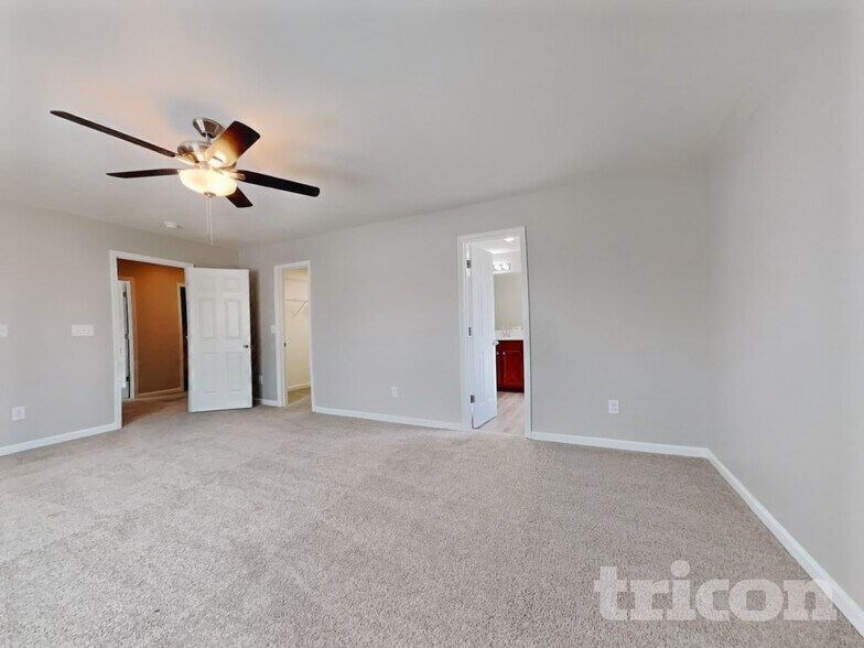 Building Photo - 2048 Lauren Woods Dr