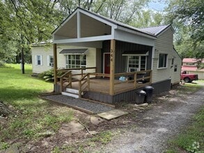 Building Photo - 344 W Juniata Pky