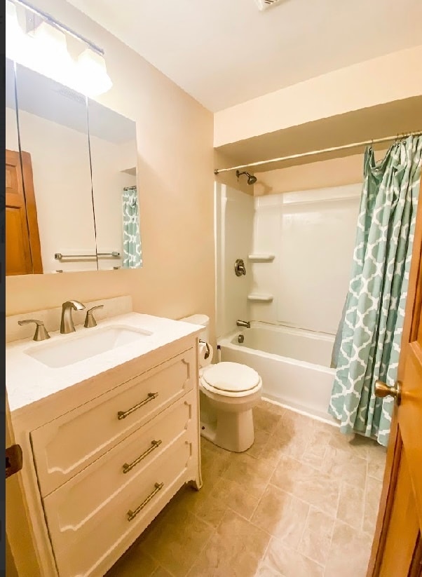 Building Photo - 20 Fairbanks St