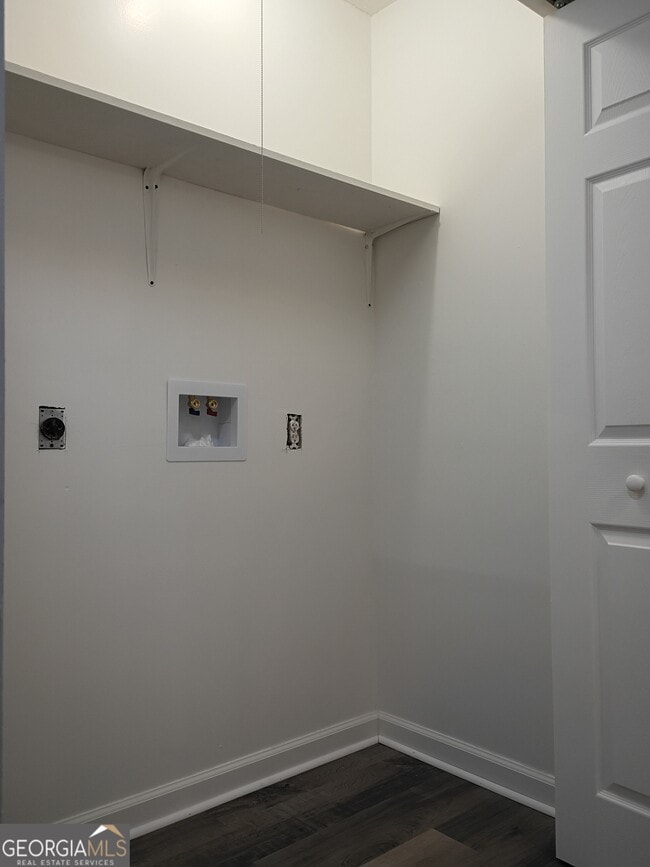 Building Photo - 10 Oak Mt Dr