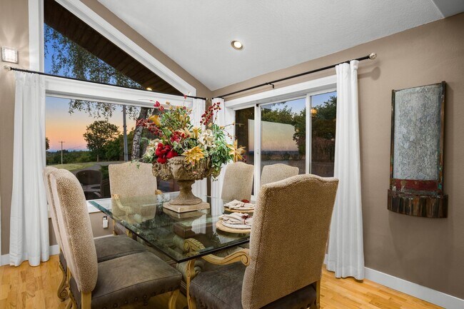 Building Photo - 3995 SW Lafollett Rd