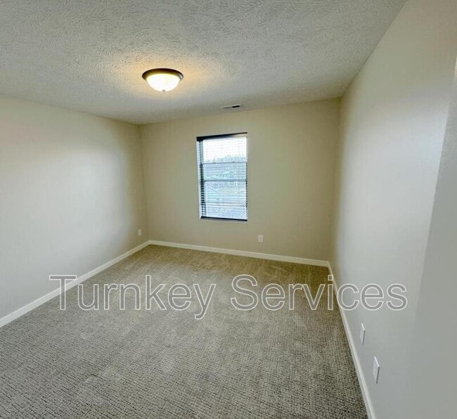 Building Photo - 13812 S 52nd St