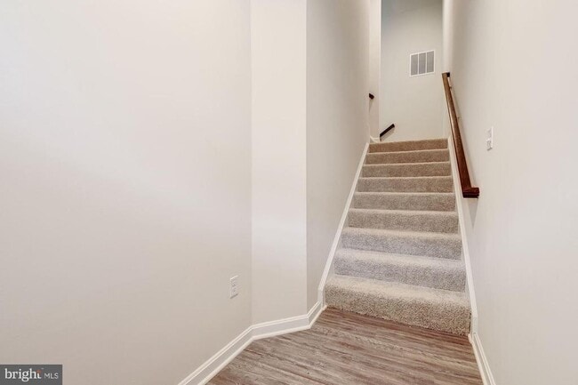 Building Photo - 3108 Laurel Hl Rd