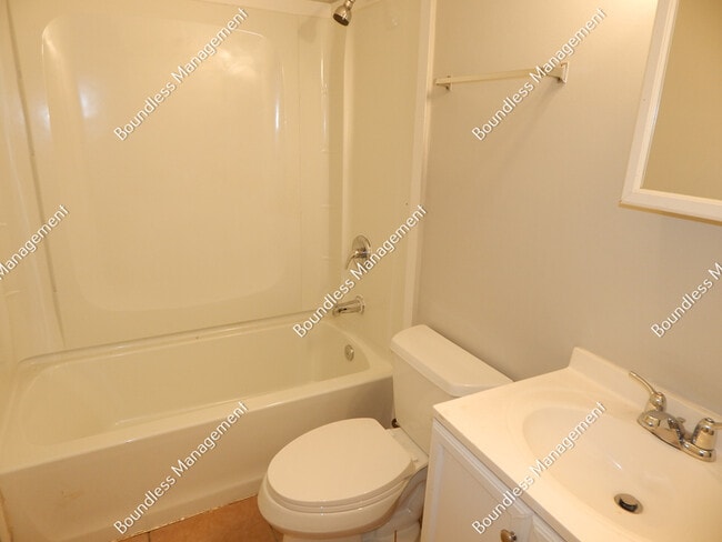 Building Photo - 2284 Alvin Dr NW
