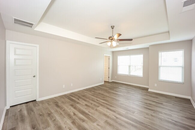 Building Photo - 1093 Lear Dr