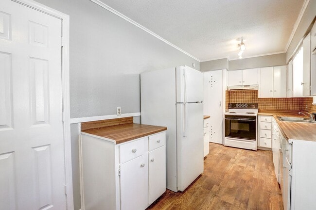 Building Photo - 3717 Forestwood St
