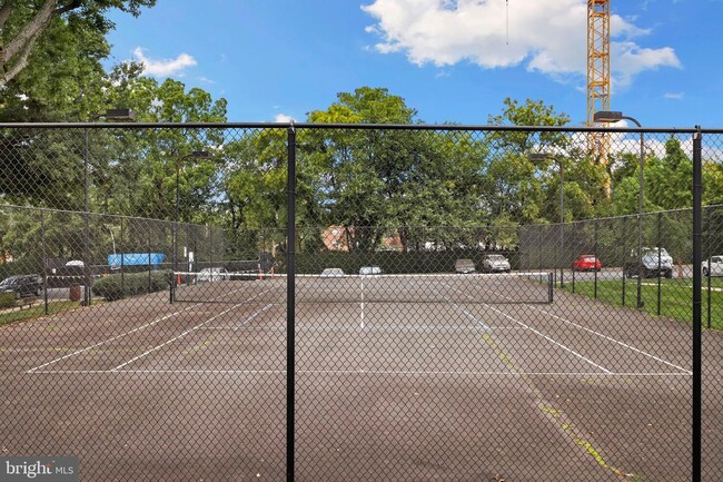 Tennis court - 2101 Walsh View Ter