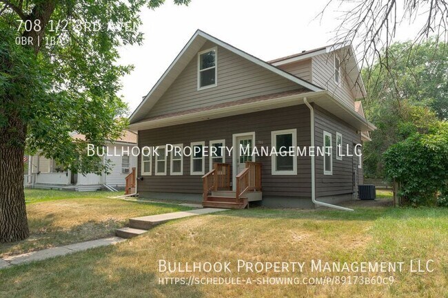 Building Photo - 708 1/2 3rd Avenue-