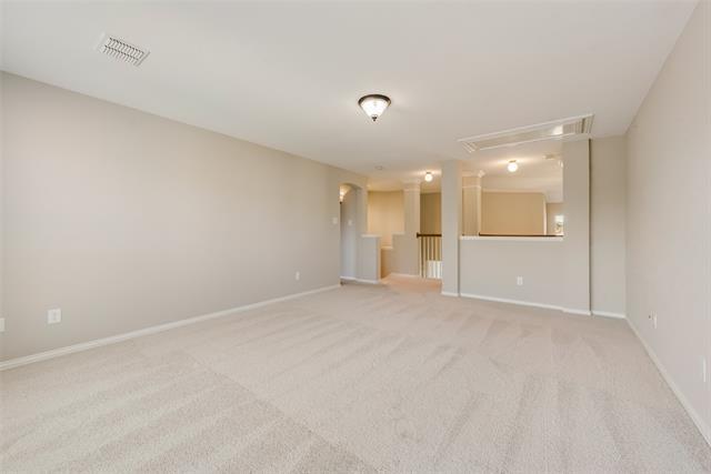 Building Photo - 3908 Clifton Dr