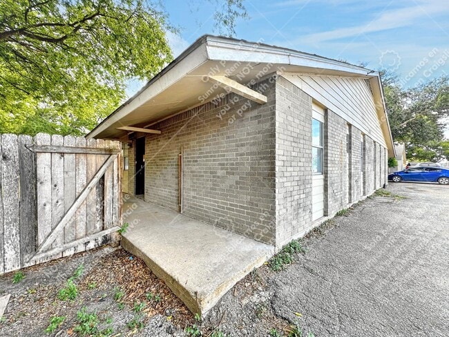 Building Photo - 20115 San Marcos Hwy