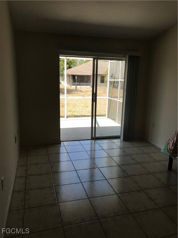 Building Photo - 1212 SE 24th Ave