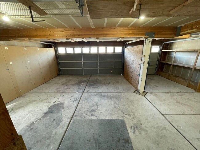 Building Photo - 4528 Whitney Cir