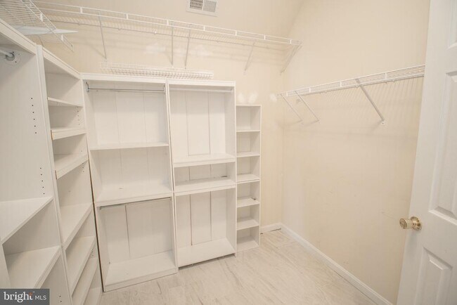 Building Photo - 45567 Bethson St