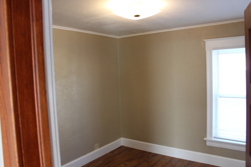 Bedroom 2 - 1516 Thurston Ave