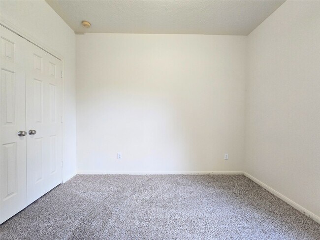 Building Photo - 802 Marksey Ct