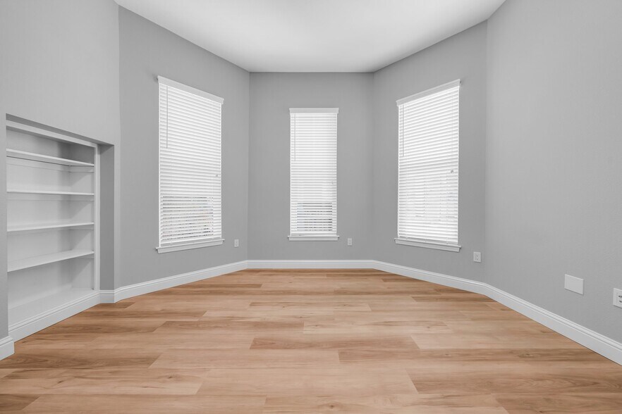 Building Photo - 2020 Dwight Way