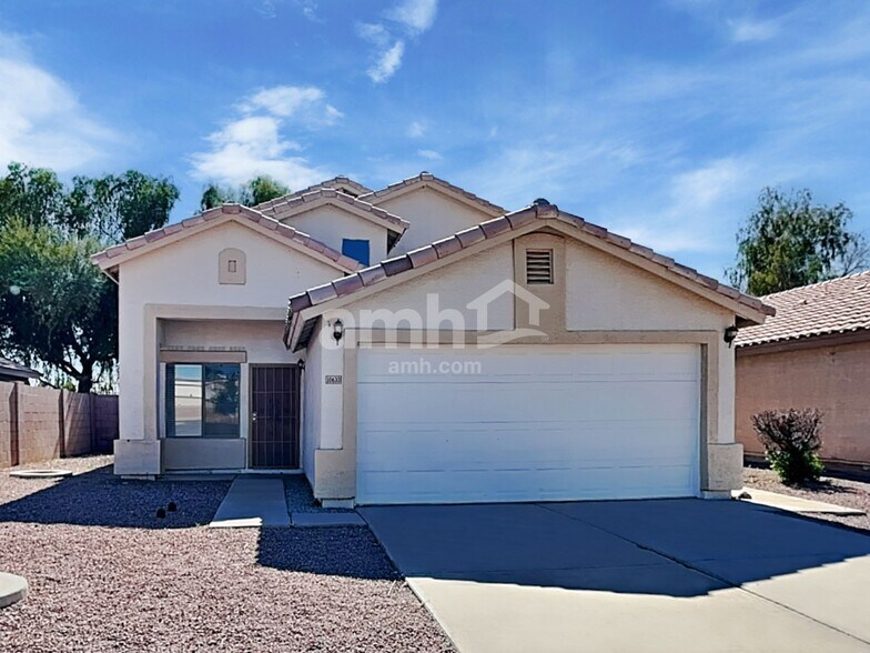 Primary Photo - 10633 W Piccadilly Rd