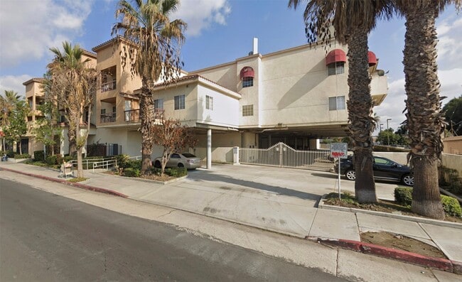 Building Photo - 9927 San Antonio Ave