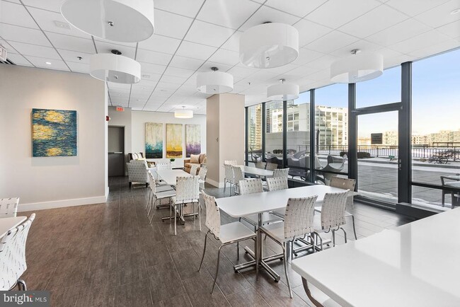 Building Photo - 2101 Market St