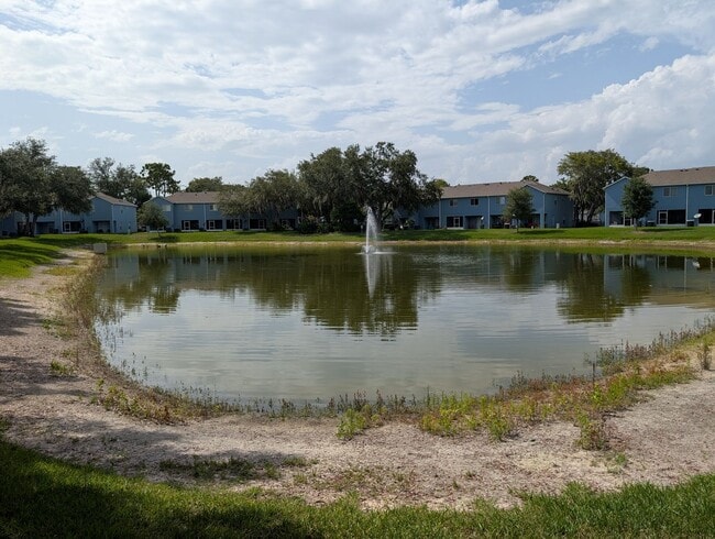 Building Photo - Spacious 2 Bed, 2.5 Bath Townhome in Gated...