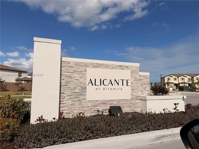 Building Photo - 2954 SE 23rd Ave