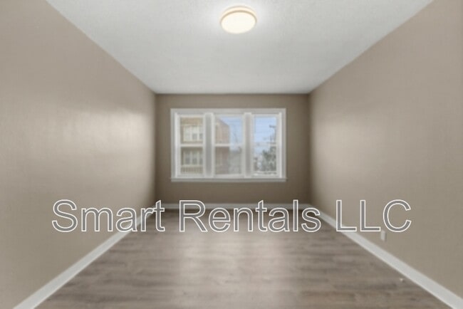 Building Photo - 4209 Ellenwood Ave