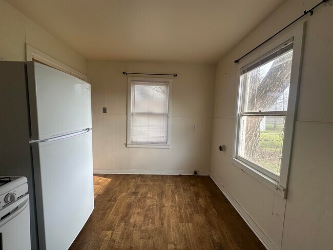 Building Photo - 3013 Lebanon Rd