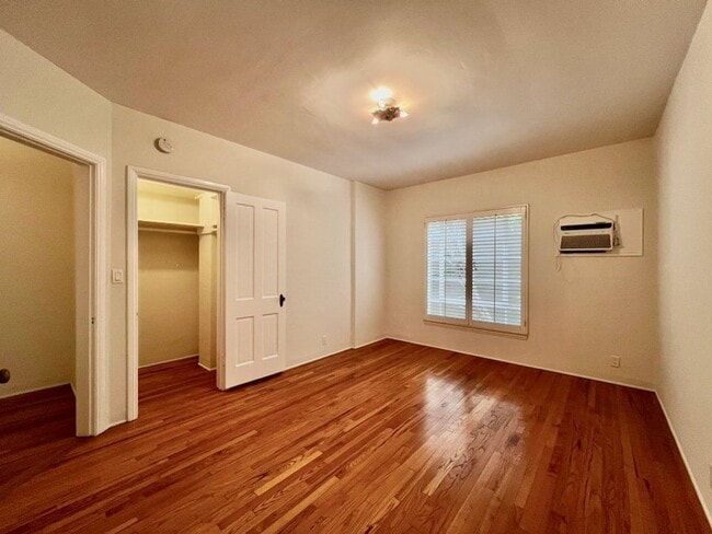 Building Photo - 8474 Fountain Ave