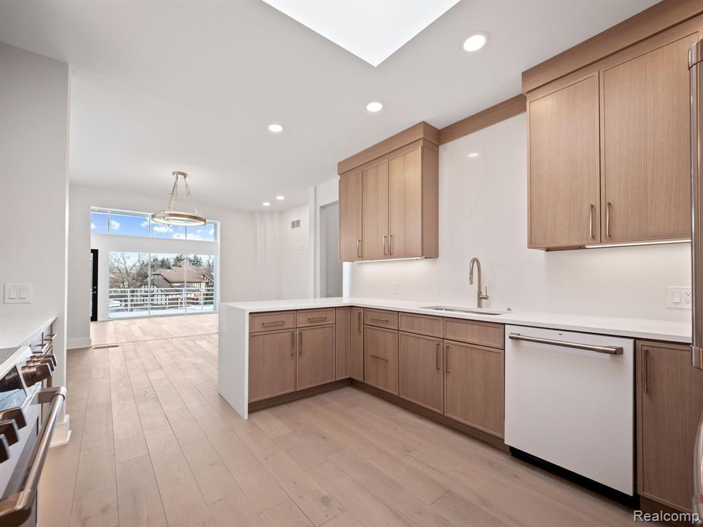 Building Photo - 1756 Alexander Dr