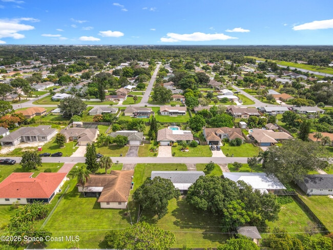 Building Photo - 760 Becker Ave NE