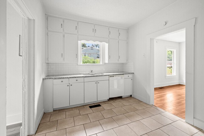 Building Photo - 5316 Court I