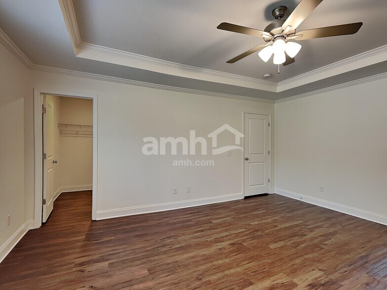 Building Photo - 5969 Hagar Vly Dr