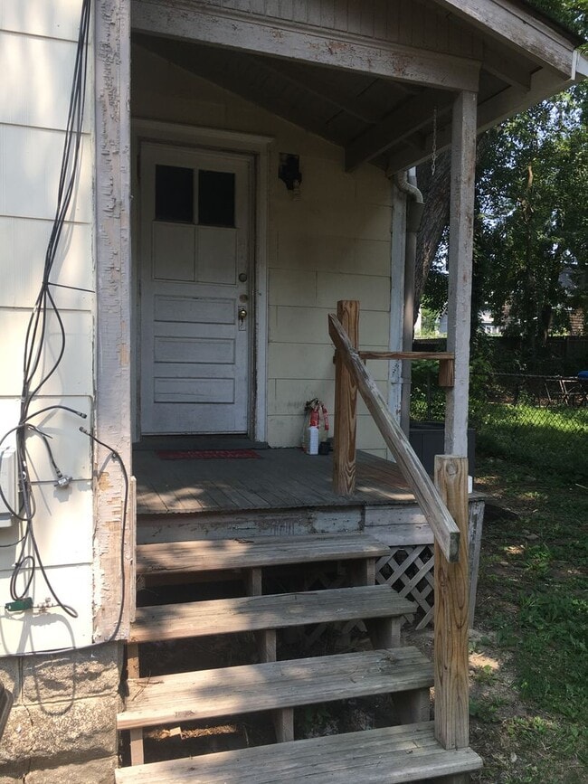 Building Photo - 2476 Adams Ave