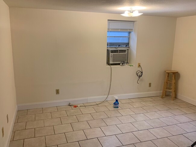 Bedroom - 1206 Lakeview Ave