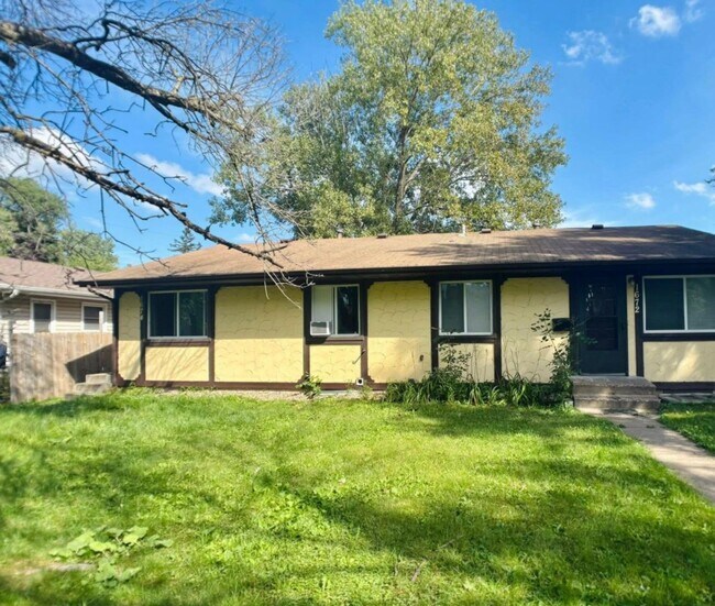 Building Photo - 1672 N Manton St